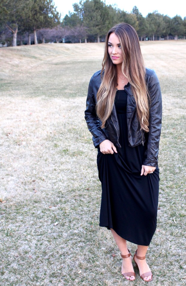 Comfy long black maxi dress from Pink Blush Boutique! Paired with a brown leather jacket, perfect for Fall. Women's Fall Fashion and Style!