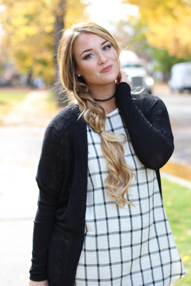 Maternity friendly outfit! Casual blouse with leggings and a sweater!